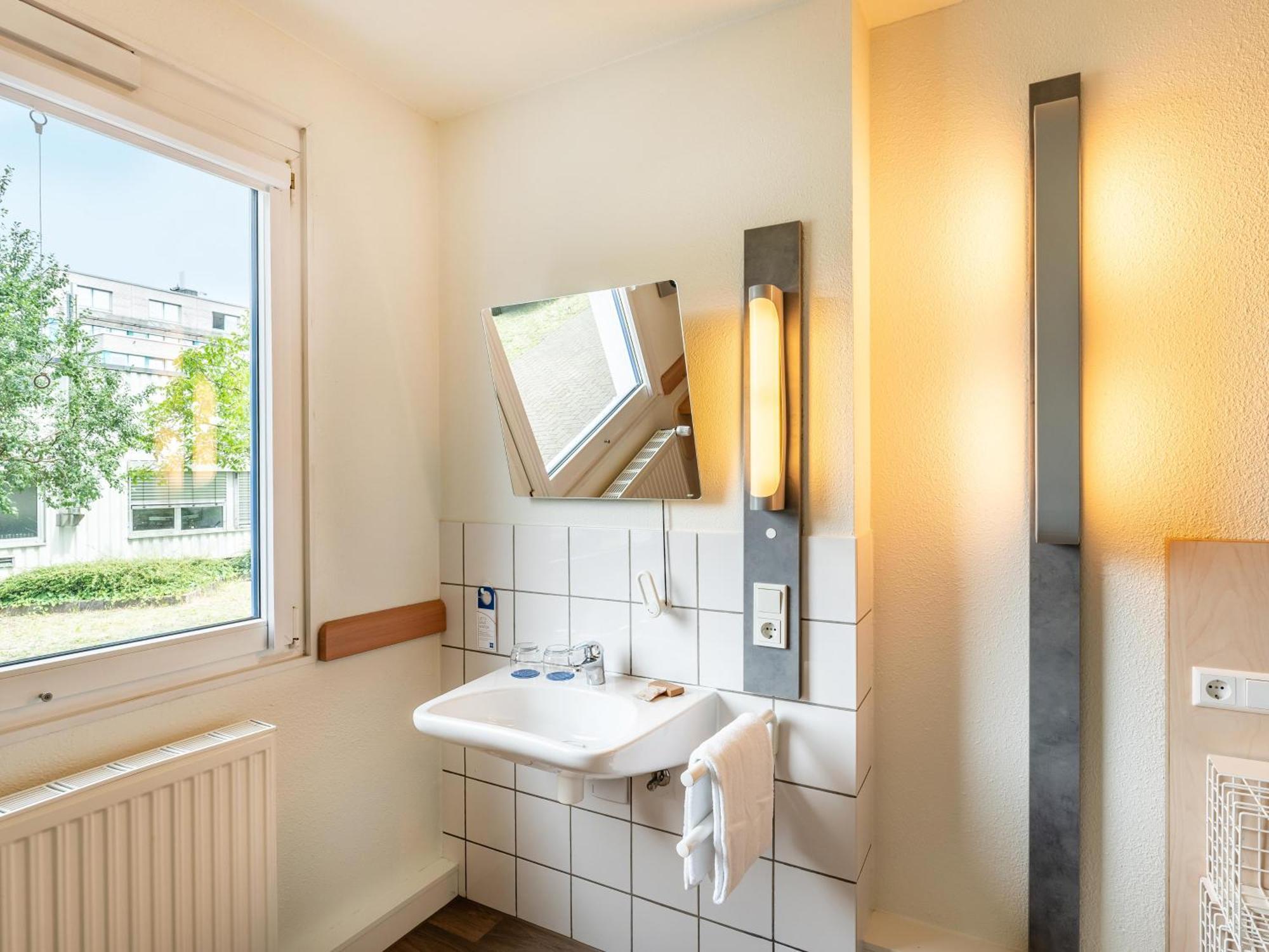 B&B Hotel Koeln-Porz ภายนอก รูปภาพ