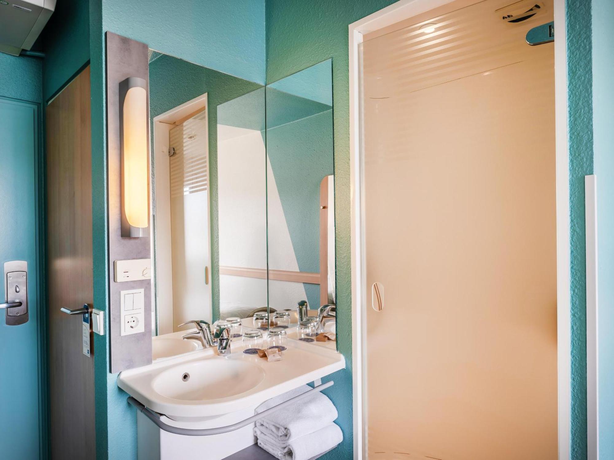 B&B Hotel Koeln-Porz ภายนอก รูปภาพ