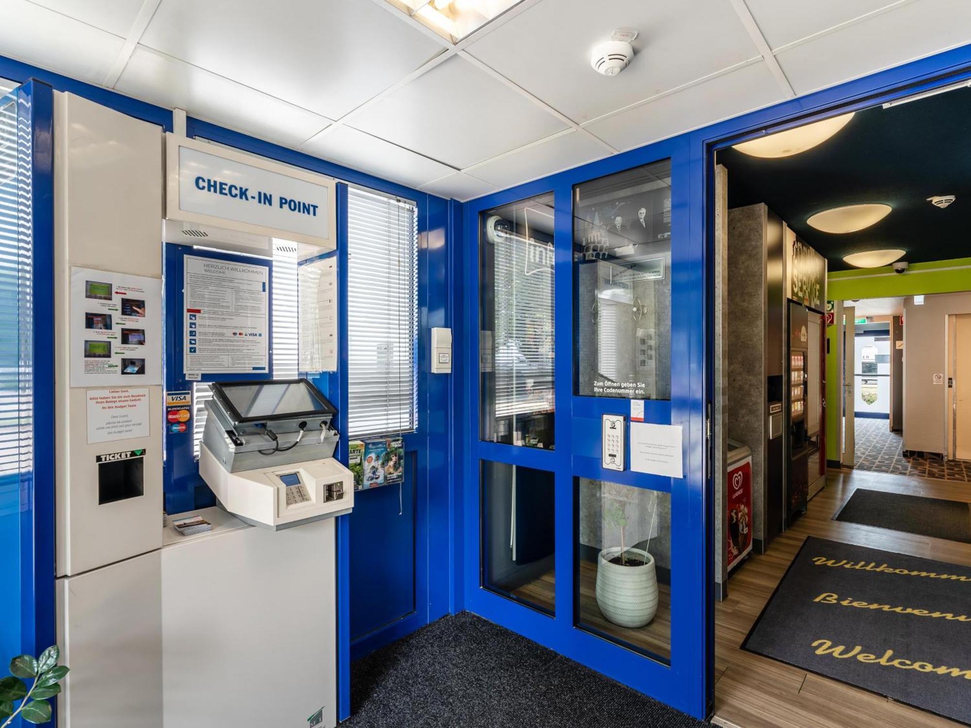 B&B Hotel Koeln-Porz ภายนอก รูปภาพ