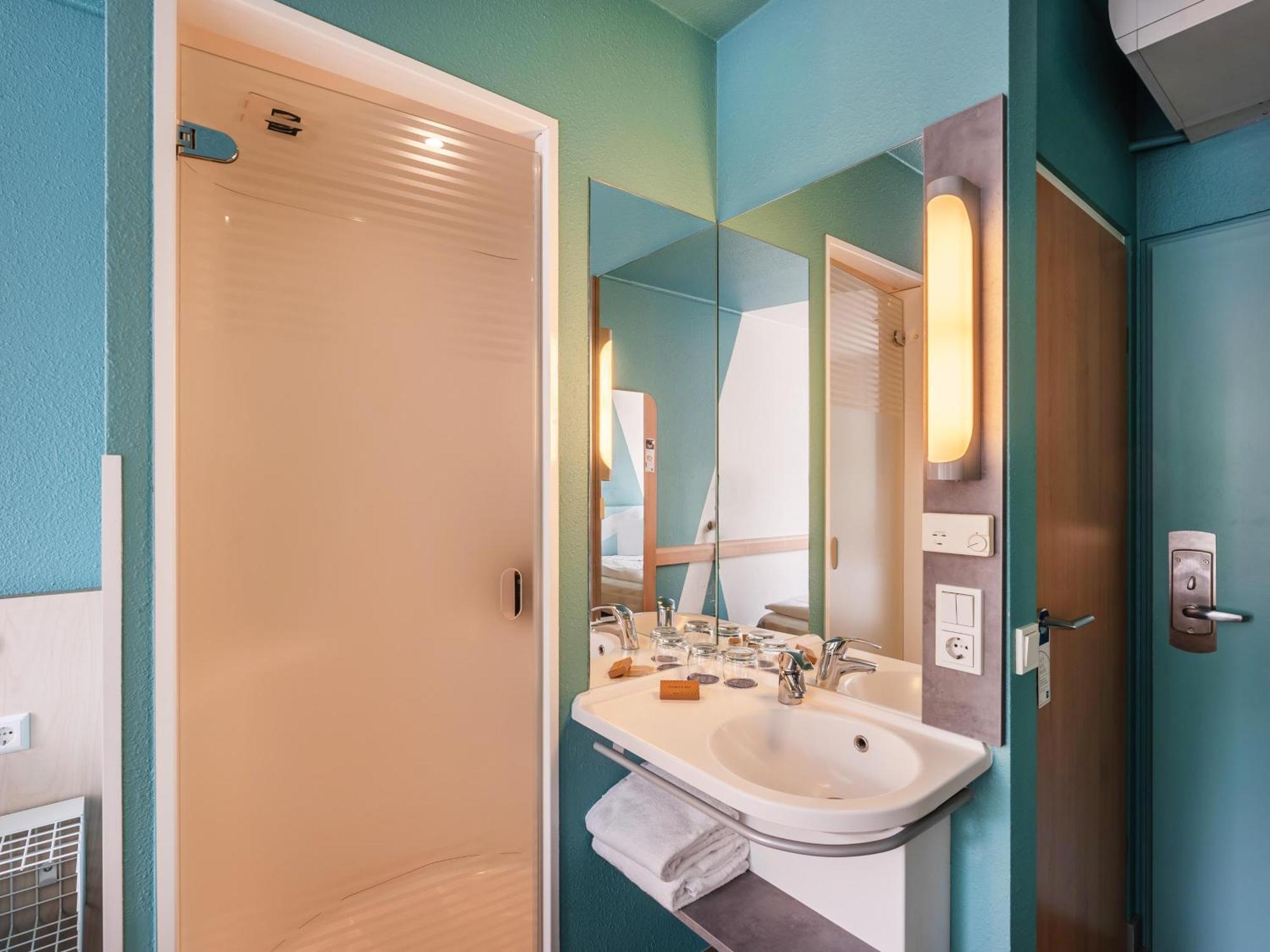 B&B Hotel Koeln-Porz ภายนอก รูปภาพ